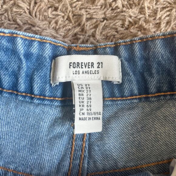 Forever 21 Light Wash Distressed Button Fly Jean Short Size 27 - Picture 3 of 6